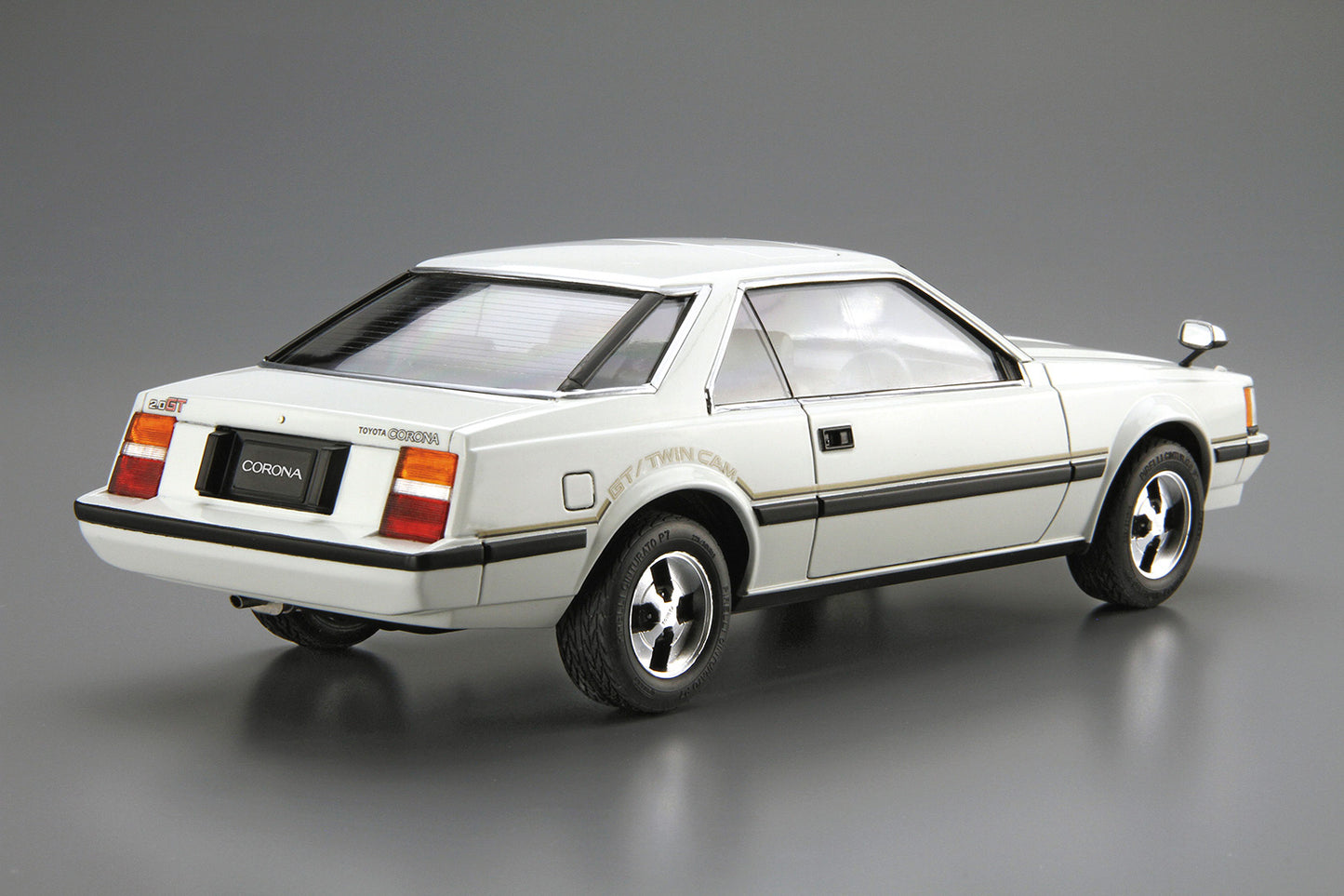 Aoshima - 1/24 Toyota RT141 Corona Hardtop 2000GT '82